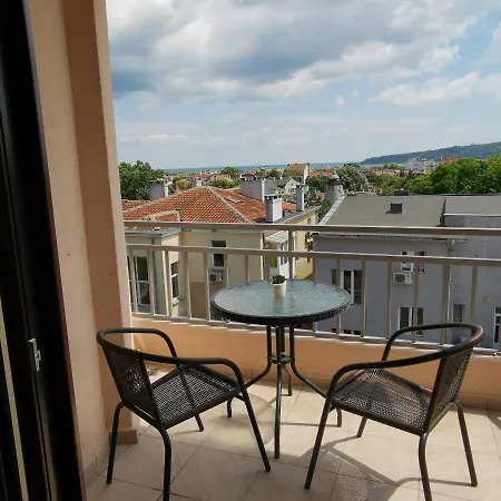 Central Apartments Near The Cathedral Apartment Warna